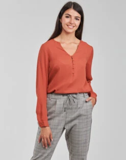 Betty London Pissine